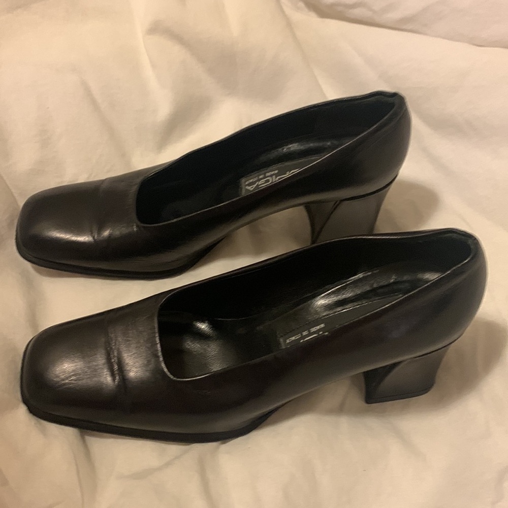 Via Spiga Neiman Marcus Heels - Picture 4 of 7
